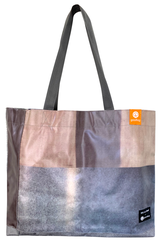 Limited Edition Audi x goodbag: Newlife upcycled Megaposter (beige-dark brown)